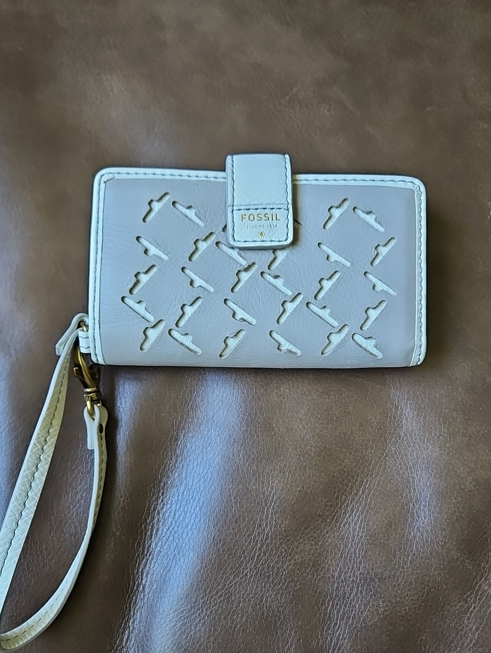 Fossil Emerson SWL1316 Laser-Cut Leather Bifold Wristlet Wallet Cream Taupe